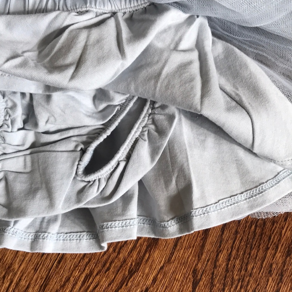 Grey sparkly lined skirt size 6-12 month - Picture 2 of 4